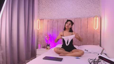 Violeta online show from December 16, 2025, 6:46 pm