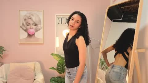 violet__15 online show from March 27, 2026, 12:05 pm