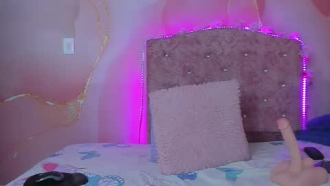 violet__taylor_ online show from October 23, 2025, 2:22 am