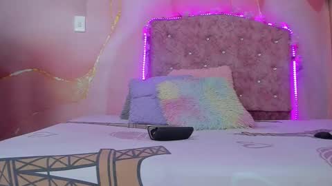 violet__taylor_ online show from January 6, 2026, 2:15 am