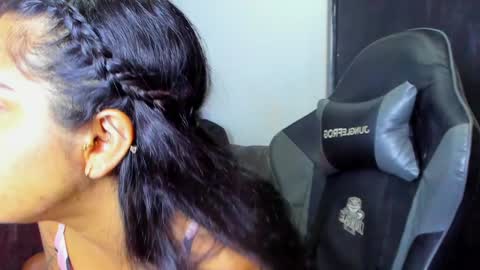 Violet and Myers online show from May 28, 2026, 11:24 pm
