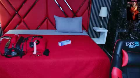 Violet online show from March 28, 2026, 1:22 pm