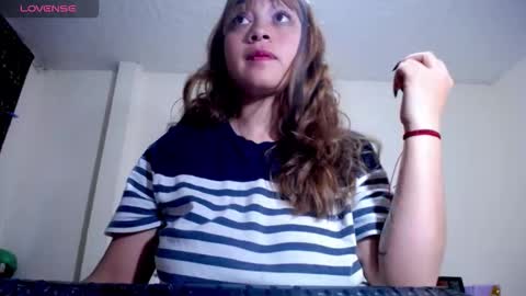  Violet  online show from November 27, 2025, 2:19 pm