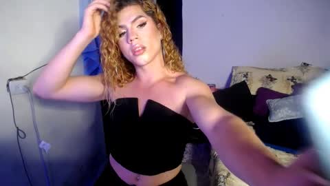 violet_hyuga online show from November 26, 2025, 3:07 am