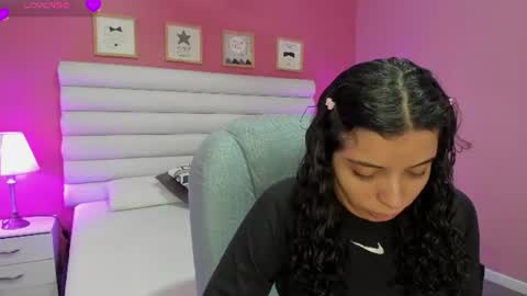 Snapshot of violet_sinclair chatting on June 22, 2026, 11:40 am violet_sinclair online show from June 22, 2026, 11:40 am