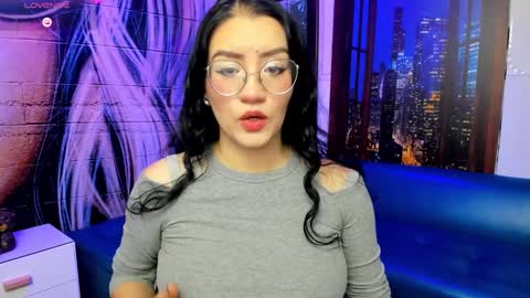 Snapshot of violeta_diazz chatting on December 26, 2024, 9:15 pm online show from December 26, 2024, 9:15 pm