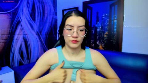 Snapshot of violeta_diazz chatting on December 28, 2024, 9:19 pm online show from December 28, 2024, 9:19 pm