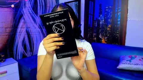 Snapshot of violeta_diazz chatting on January 22, 2025, 9:10 pm online show from January 22, 2025, 9:10 pm