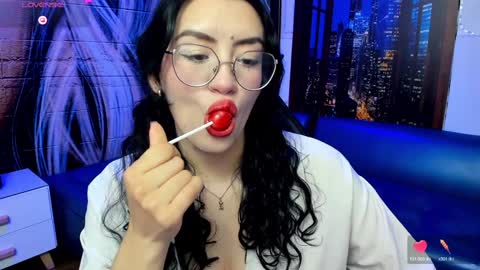 Snapshot of violeta_diazz chatting on January 23, 2025, 10:11 pm online show from January 23, 2025, 10:11 pm