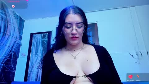 Snapshot of violeta_diazz chatting on February 2, 2025, 6:15 am online show from February 2, 2025, 6:15 am