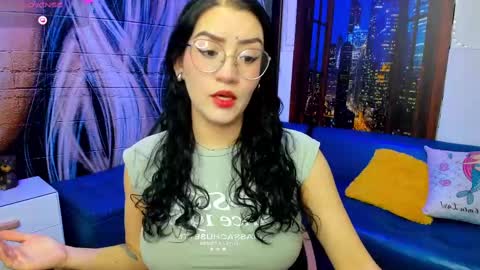 Snapshot of violeta_diazz chatting on March 6, 2025, 8:16 pm online show from March 6, 2025, 8:16 pm