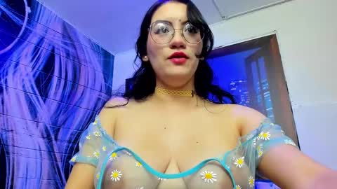 Snapshot of violeta_diazz chatting on March 11, 2025, 11:15 pm online show from March 11, 2025, 11:15 pm