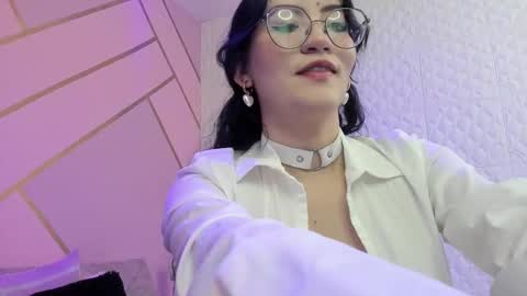 Snapshot of violeta_diazz chatting on November 10, 2025, 9:47 pm online show from November 10, 2025, 9:47 pm