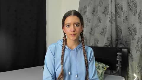 violeta_gracee online show from March 29, 2026, 2:22 am