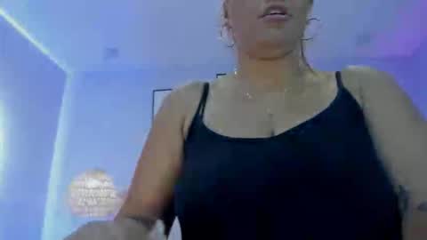 violeta_medina online show from March 4, 2026, 2:28 am
