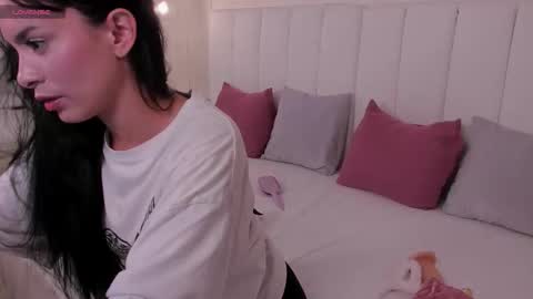 Snapshot of violeta_rodriguez_ chatting on March 15, 2026, 8:15 pm Violeta Rodriguez online show from March 15, 2026, 8:15 pm