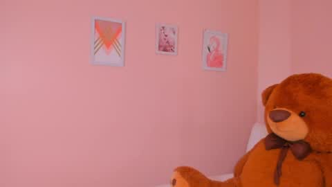 Snapshot of violeta_rodriguez_ chatting on June 5, 2026, 6:35 pm Violeta Rodriguez online show from June 5, 2026, 6:35 pm