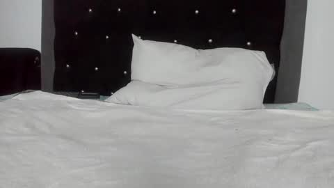 VioletaDums online show from March 12, 2025, 9:44 am