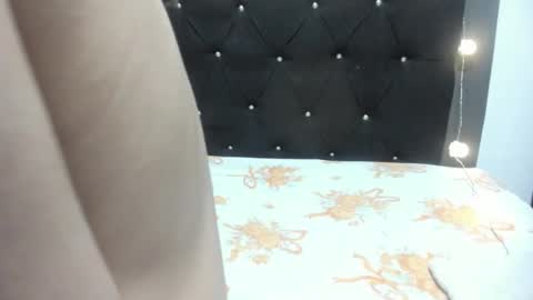 VioletaDums online show from April 13, 2026, 4:18 am