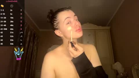 Snapshot of violetamelia chatting on March 19, 2026, 6:23 pm Eva online show from March 19, 2026, 6:23 pm