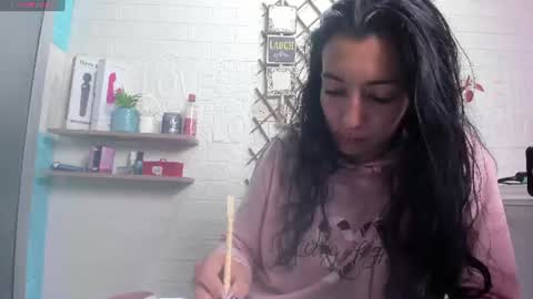 Violeta online show from July 17, 2026, 5:51 pm