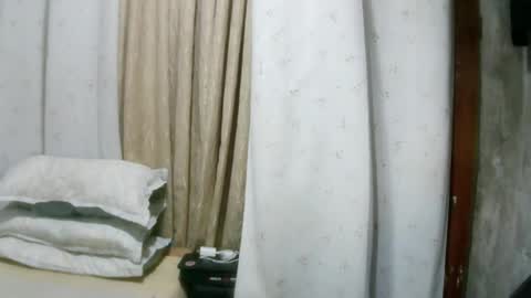Snapshot of violeterection chatting on July 4, 2026, 1:01 am JUVY online show from July 4, 2026, 1:01 am