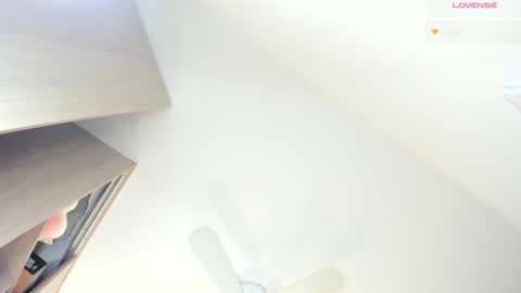 violeth___ online show from December 21, 2024, 11:11 am