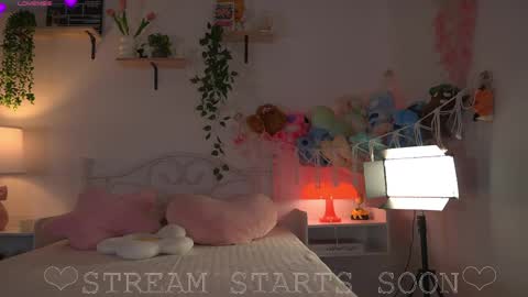 Snapshot of violeth___ chatting on May 6, 2026, 10:20 am violeth___ online show from May 6, 2026, 10:20 am