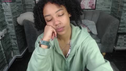 Snapshot of violeth_b chatting on September 23, 2025, 1:03 pm violeth_b online show from September 23, 2025, 1:03 pm