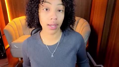 violeth_b online show from January 6, 2026, 12:53 pm