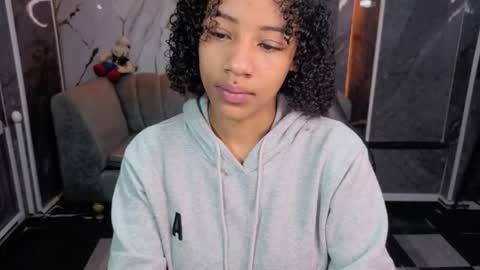 violeth_b online show from April 11, 2026, 1:04 pm