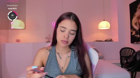 Violeth Hill online show from January 27, 2025, 8:17 pm