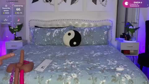VioletBaby online show from May 27, 2026, 1:19 pm
