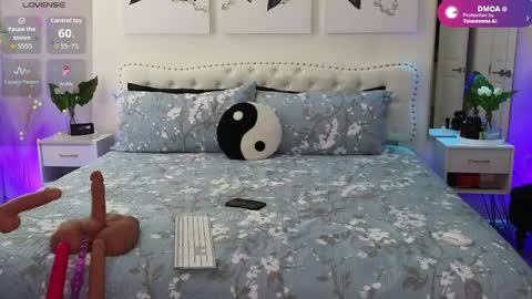 VioletBaby online show from May 29, 2026, 1:42 pm