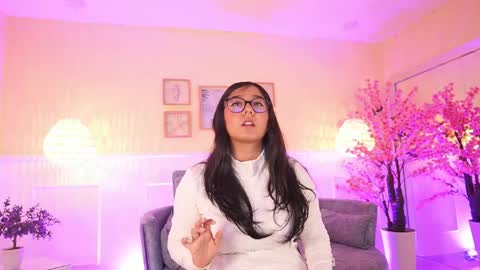 violetjonesx online show from May 1, 2026, 11:48 am