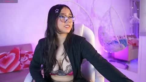 Snapshot of violetjonesx chatting on June 22, 2026, 11:40 am violetjonesx online show from June 22, 2026, 11:40 am