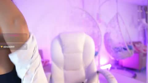Snapshot of violetjonesx chatting on July 2, 2026, 11:38 am violetjonesx online show from July 2, 2026, 11:38 am