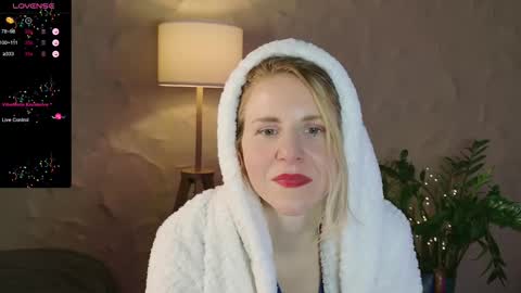 Snapshot of violetplath chatting on March 9, 2025, 11:14 pm Violet next stream December 6 online show from March 9, 2025, 11:14 pm