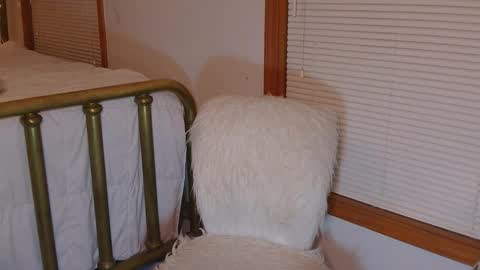 Violet Skye online show from March 11, 2026, 11:44 pm