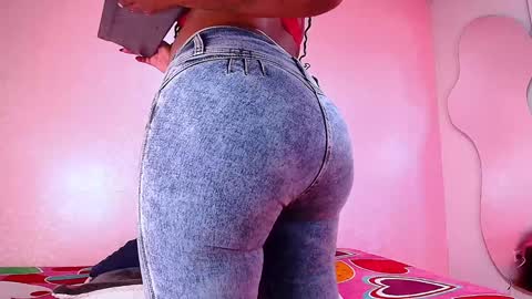 Snapshot of violetsmith11 chatting on December 3, 2024, 6:26 am online show from December 3, 2024, 6:26 am