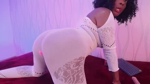 Snapshot of violetsmith11 chatting on January 27, 2025, 6:41 am online show from January 27, 2025, 6:41 am