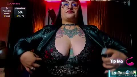 Snapshot of violett_8 chatting on July 15, 2026, 9:53 pm violett_8 online show from July 15, 2026, 9:53 pm