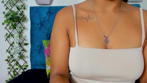 Snapshot of violett__rousee chatting on October 30, 2025, 3:24 pm violett rousee online show from October 30, 2025, 3:24 pm