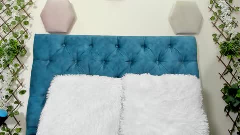 Snapshot of violett__rousee chatting on November 4, 2025, 3:44 pm violett rousee online show from November 4, 2025, 3:44 pm