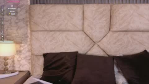 violett online show from April 10, 2026, 4:50 am