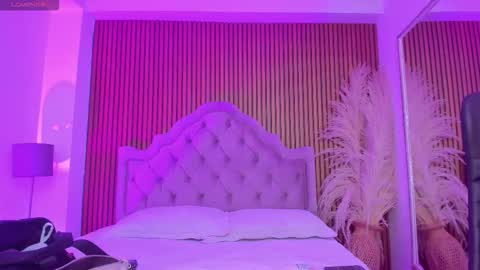 Snapshot of violett_hott_ chatting on February 21, 2026, 1:12 pm violett_hott_ online show from February 21, 2026, 1:12 pm