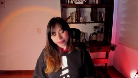 Snapshot of violett_red chatting on April 9, 2026, 10:26 pm Violeta online show from April 9, 2026, 10:26 pm