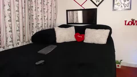 violetta_afrodita online show from November 9, 2025, 4:49 pm