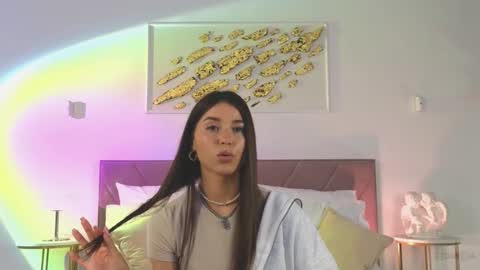 Snapshot of violetta_finch chatting on September 19, 2025, 10:05 am violetta_finch online show from September 19, 2025, 10:05 am