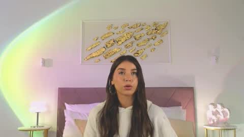 Snapshot of violetta_finch chatting on October 1, 2025, 10:32 am violetta_finch online show from October 1, 2025, 10:32 am